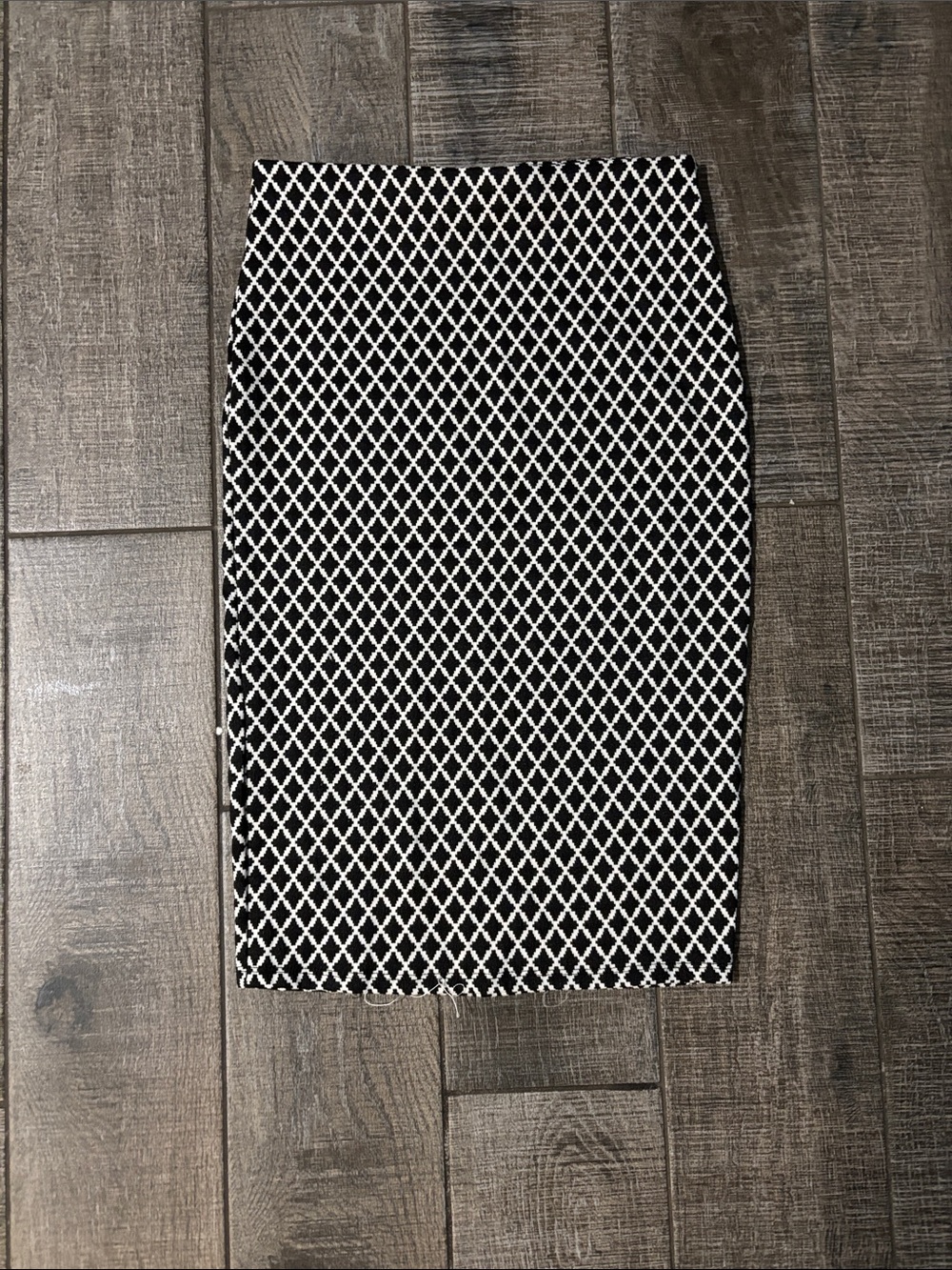 Black and White Lattice Pencil Skirt
